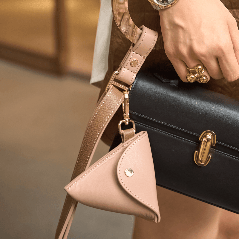 Blushwood Leather Poop Bag - BONDIR